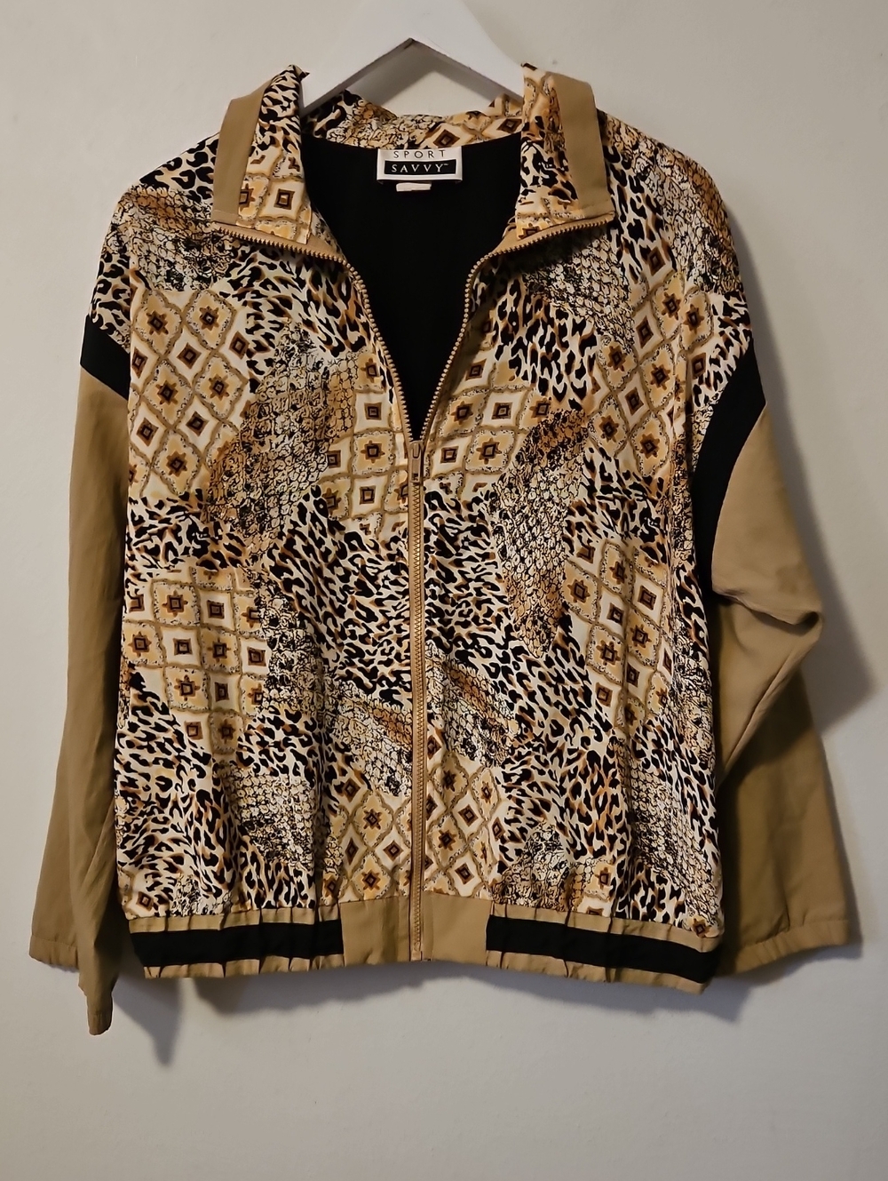 Sport Savvy Vintage Women's Beige Animal Print Zip Jacket